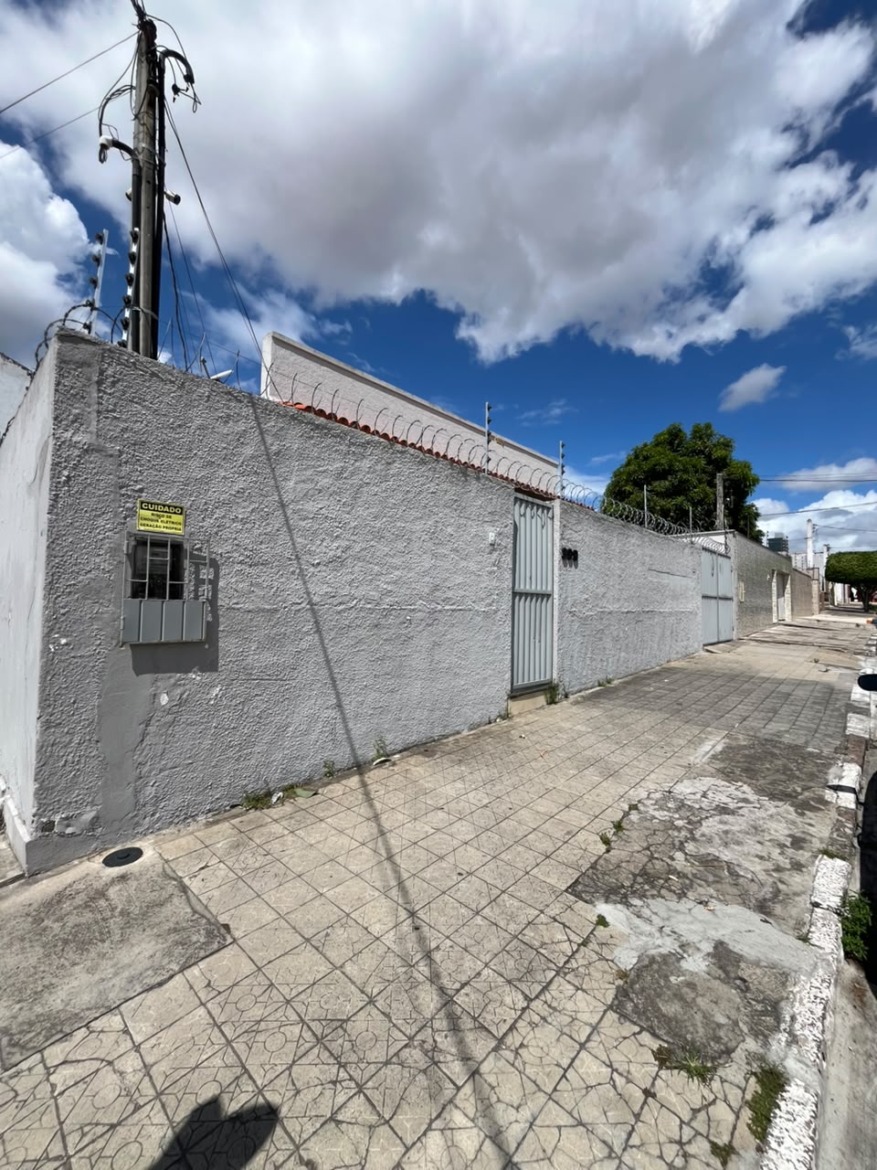 CASA DE ESQUINA PARA LOCAÇÃO / BAIRRO KALILANDIA