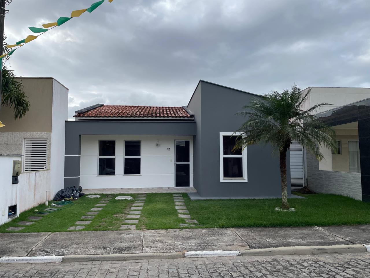 CASA PADRÃO / CONDOMINIO ALLURE